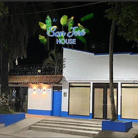 San Jose House Hotel Leticia Buitenkant foto