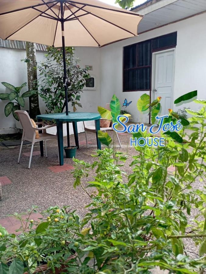 San Jose House Hotel Leticia Buitenkant foto